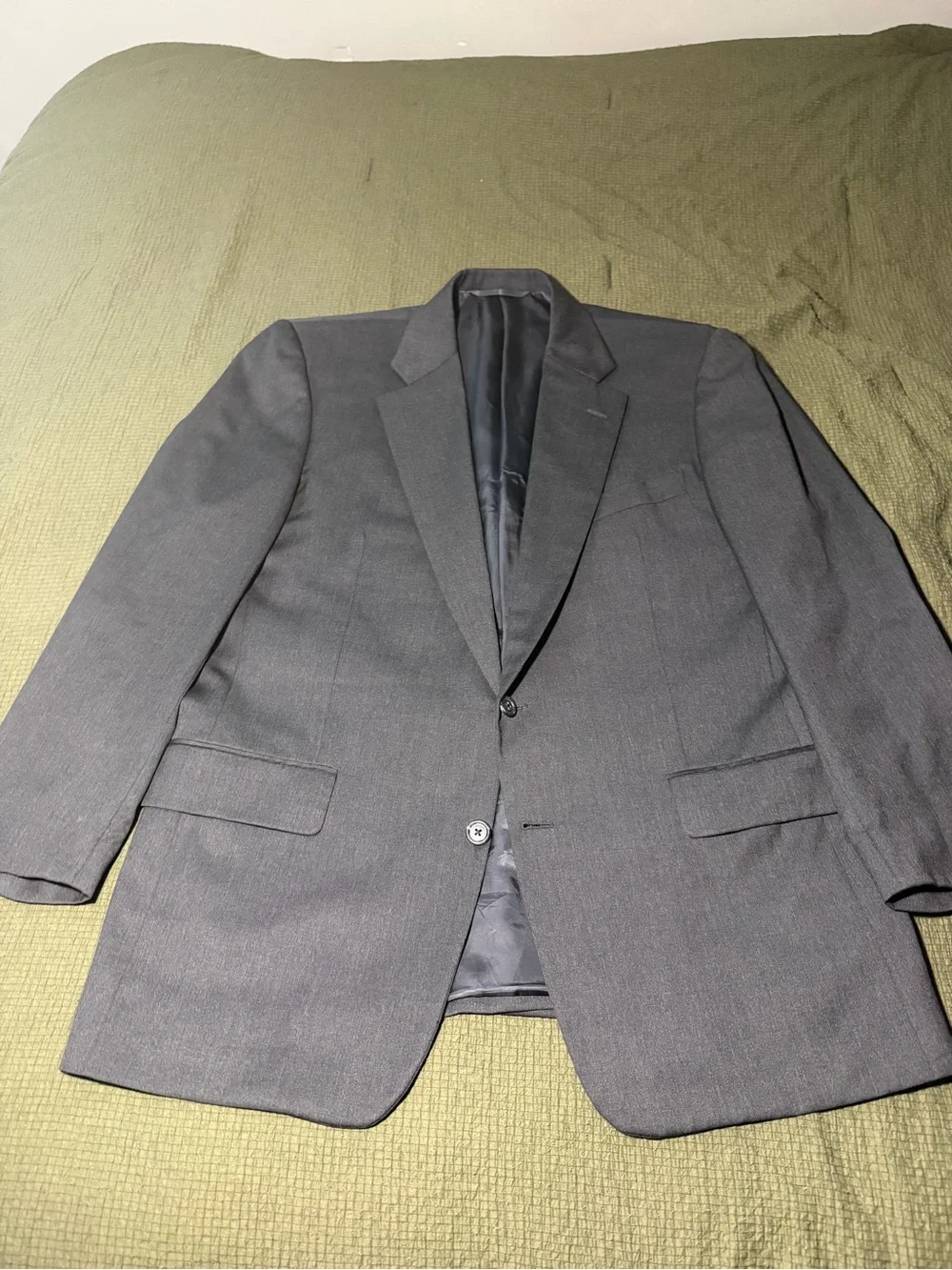 Hickey Freeman Charcoal Gray Two-Button Suit 42r 36x28 100% Wool USA made